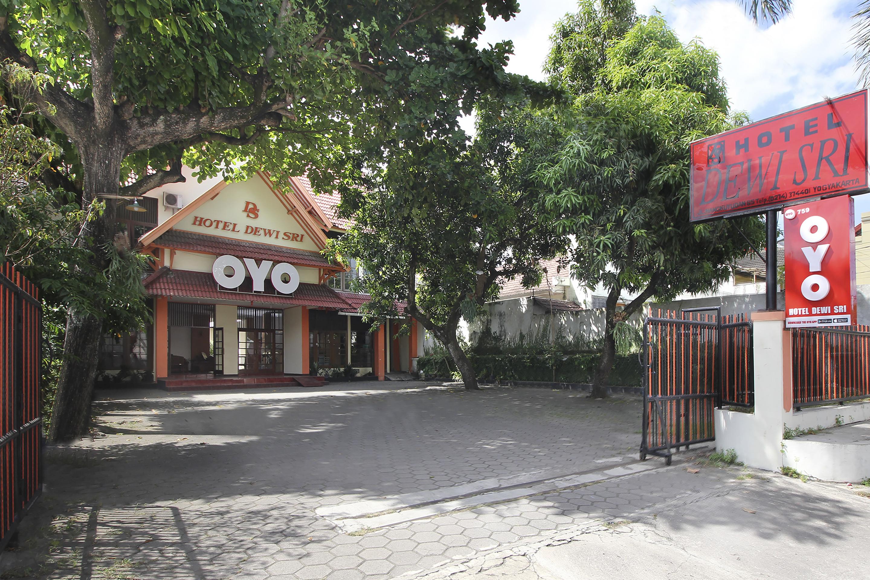 Super Oyo 759 Hotel Dewi Sri Jogjacarta Exterior foto